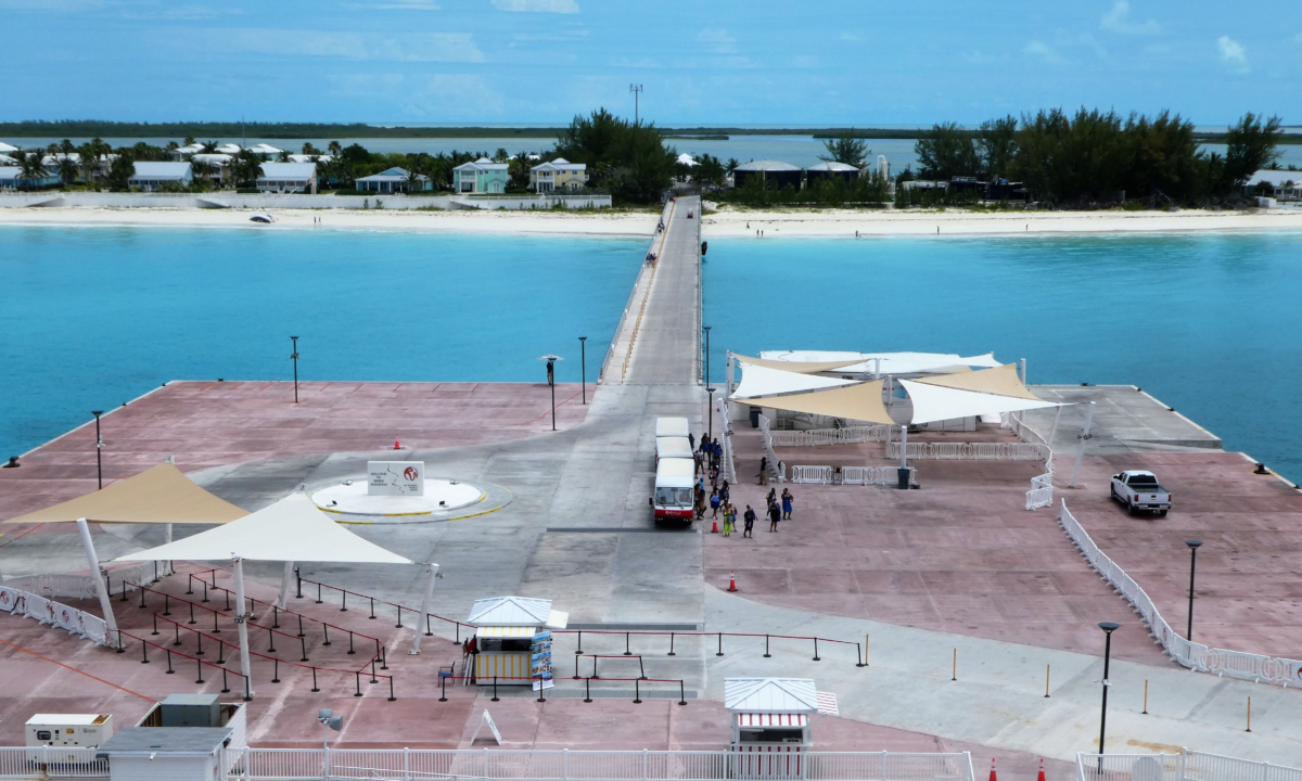 Bimini Cruise Port in the Bahamas with docked catamarans and turquoise water – quiet Caribbean island arrival point