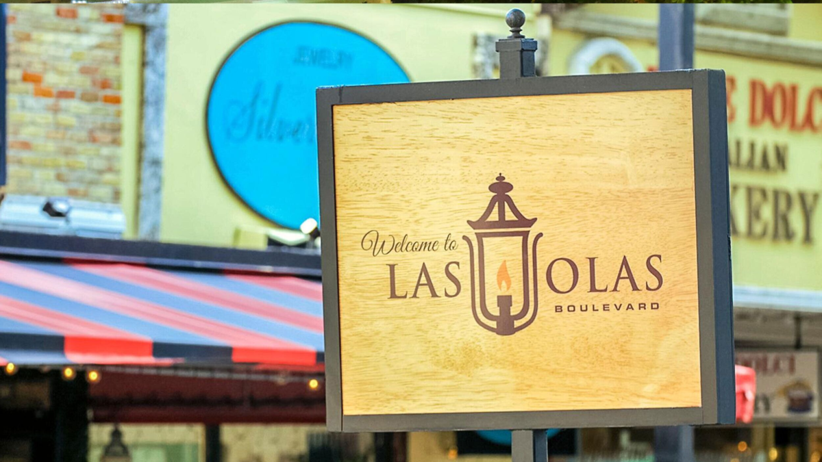 Las Olas Boulevard sign in downtown Fort Lauderdale