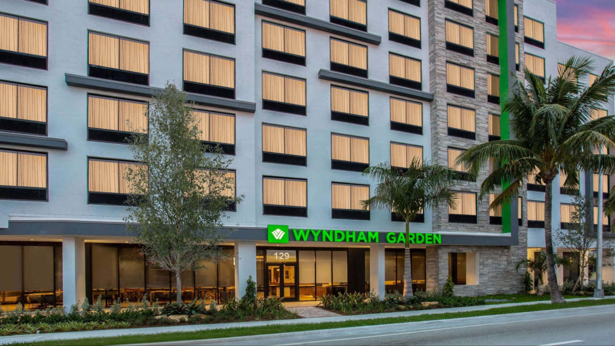 Wyndham Garden Fort Lauderdale Airport hotel near Port Everglades offering cruise port shuttle service
