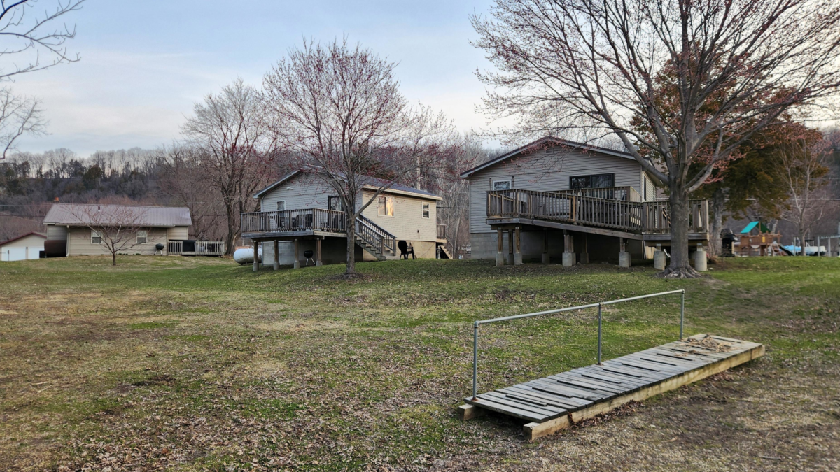 Other cabins at Eagle Roost Resort Cassville WI hillside view. off-season cabin deals Wisconsin