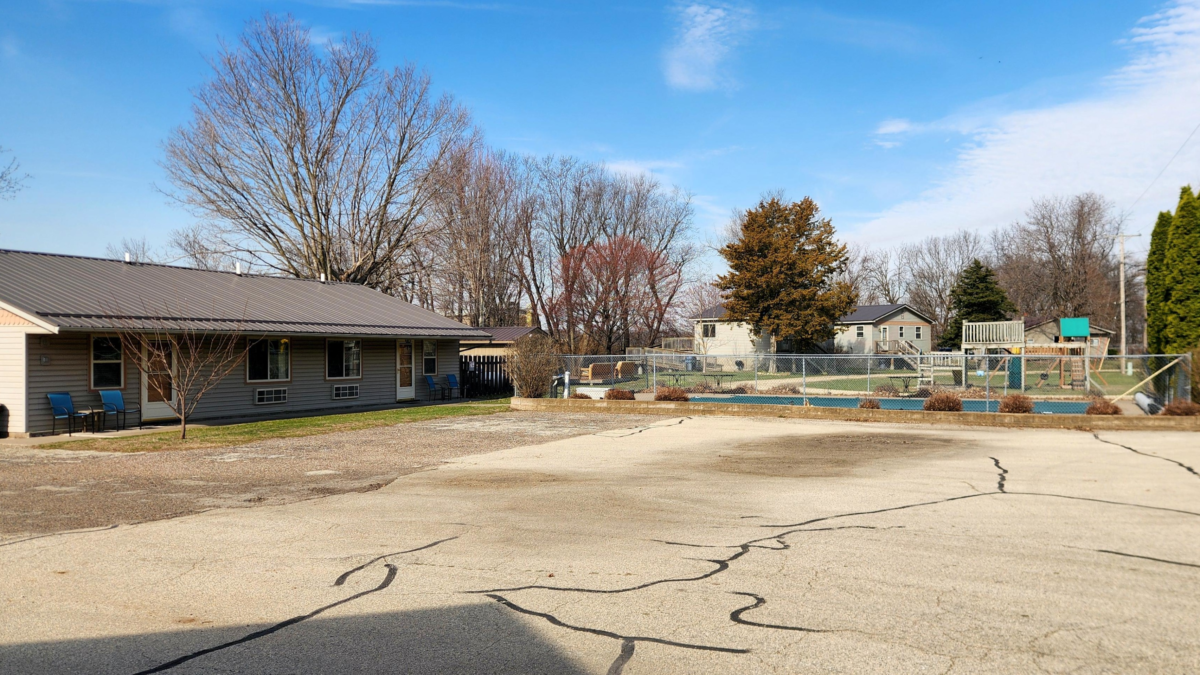 Eagle Roost Resort pool and motel buildings Cassville Wisconsin