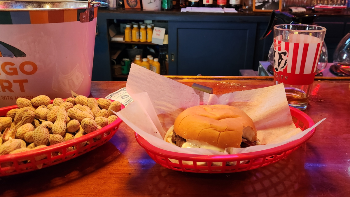Cheeseburger and peanuts at Moon's Town Pump in Cassville WI, known for burgers, drinks, and casual dining.