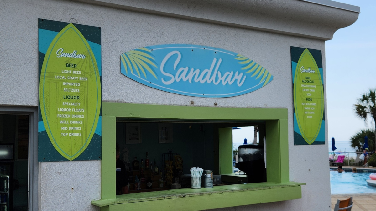 The Sand Bar poolside bar at Holiday Inn Express Orange Beach