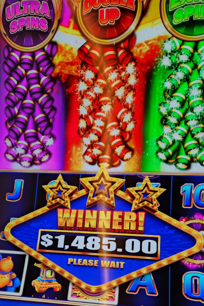 Cruise ship slot machine displaying a  alt=